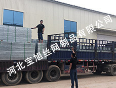 鋼格板裝車發貨